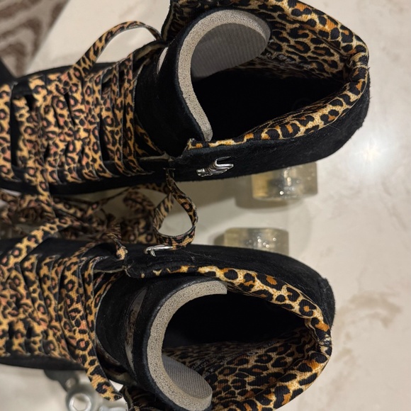 Moxie Panther Outdoor Roller Skates - Picture 13 of 14